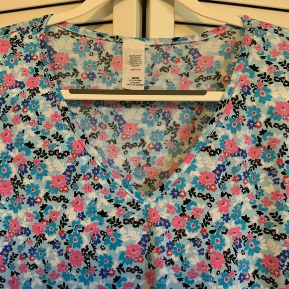 Ladies Plus Light Blue Floral Casual Blouse - 1X - 2X - 3X - Picture 7 of 10